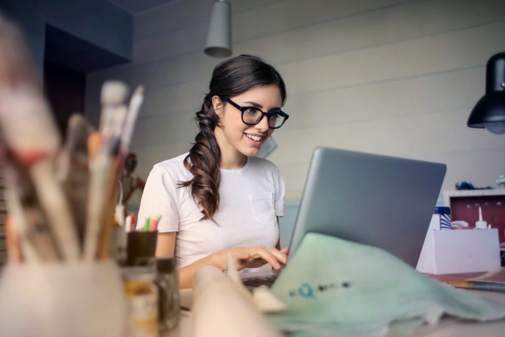 Trabalho home office: Ideias para montar um escritório com R$500
