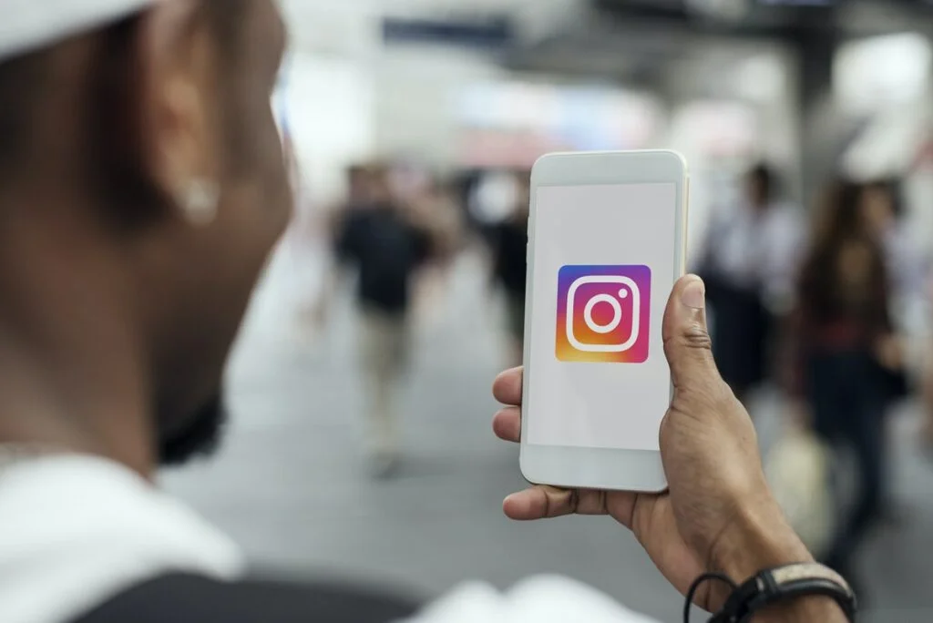 Como colocar fotos no destaque do Instagram