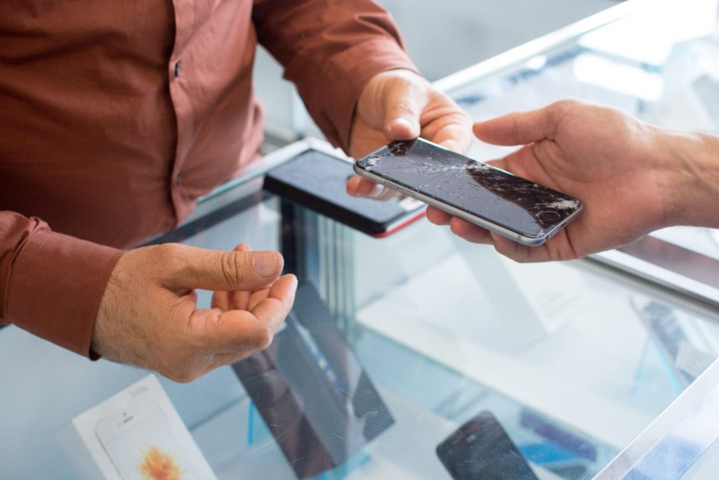 Como trabalhar com conserto de celulares? 13 conserto de celulares