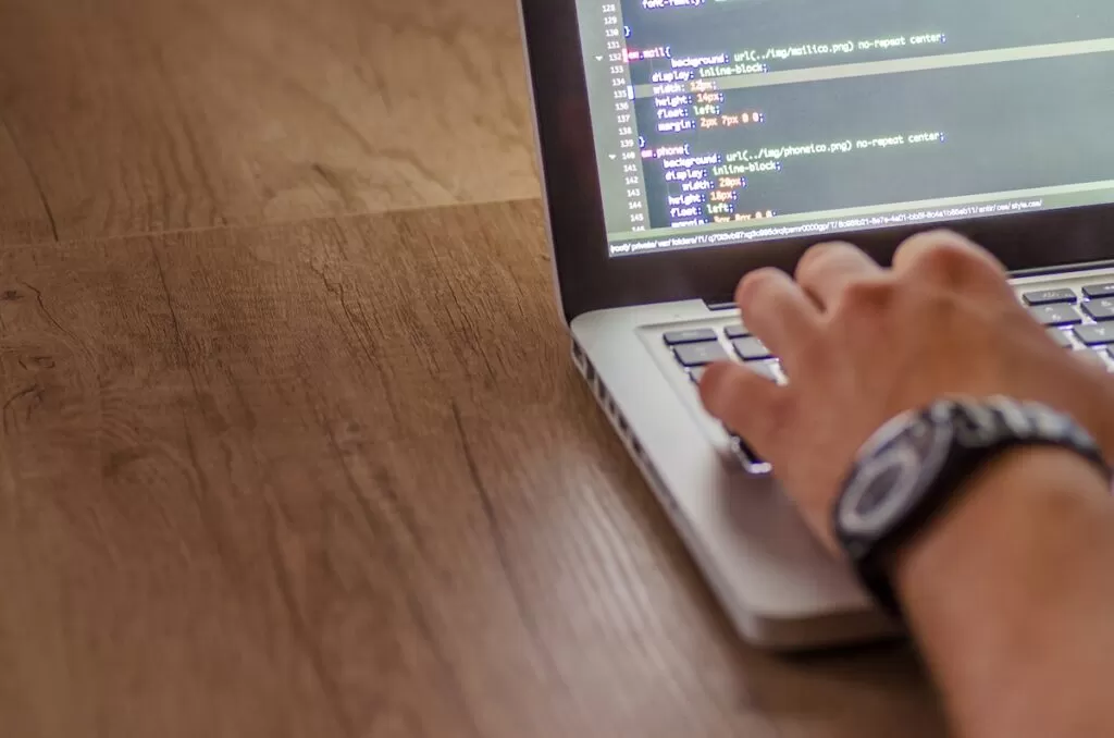 Manutenção de computadores: como fazer na sua empresa? 1 manutenção de computadores