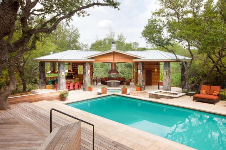 linda casa com edícula e piscina para te inspirar