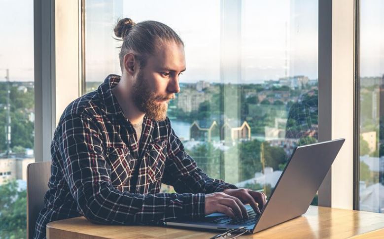 Trabalho na internet: 23 áreas comprovadas de ganhar dinheiro 5 trabalho na internet