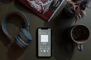 melhores podcasts brasileiros