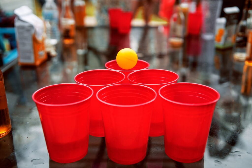 Beerpong: quais as regras e como jogar com os amigos? 25 beerpong