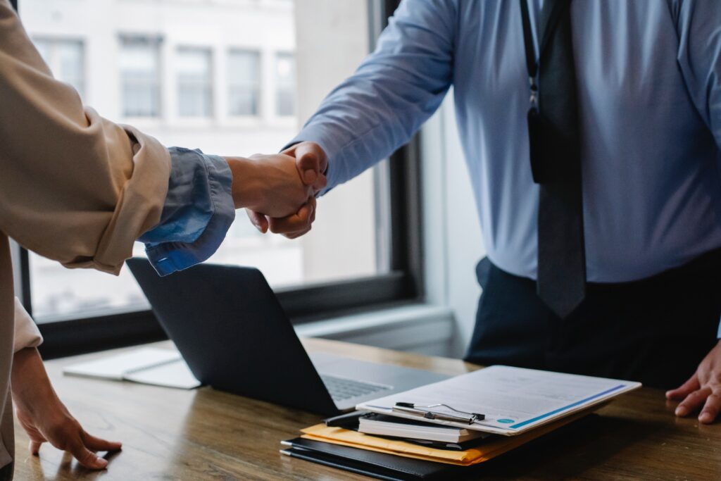 O que é outsourcing? Será que vale a pena usar na sua empresa? 12 outsourcing